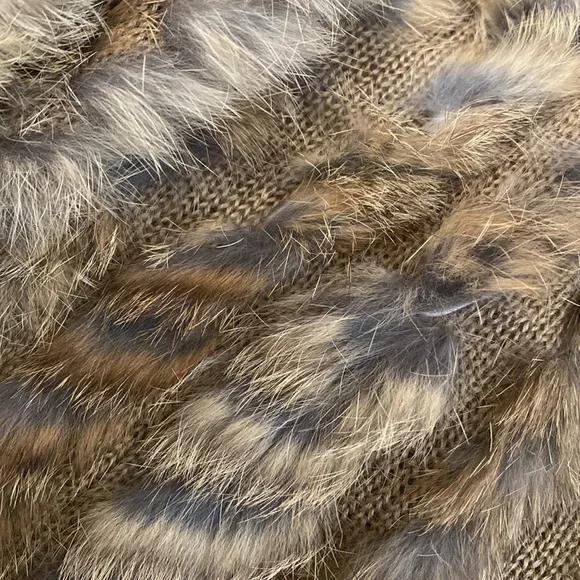 Rabbit Fur Poncho - Picture 7 of 8